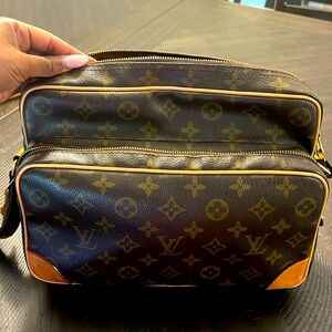 Inspired luxury carry on travel bag. No flaws!